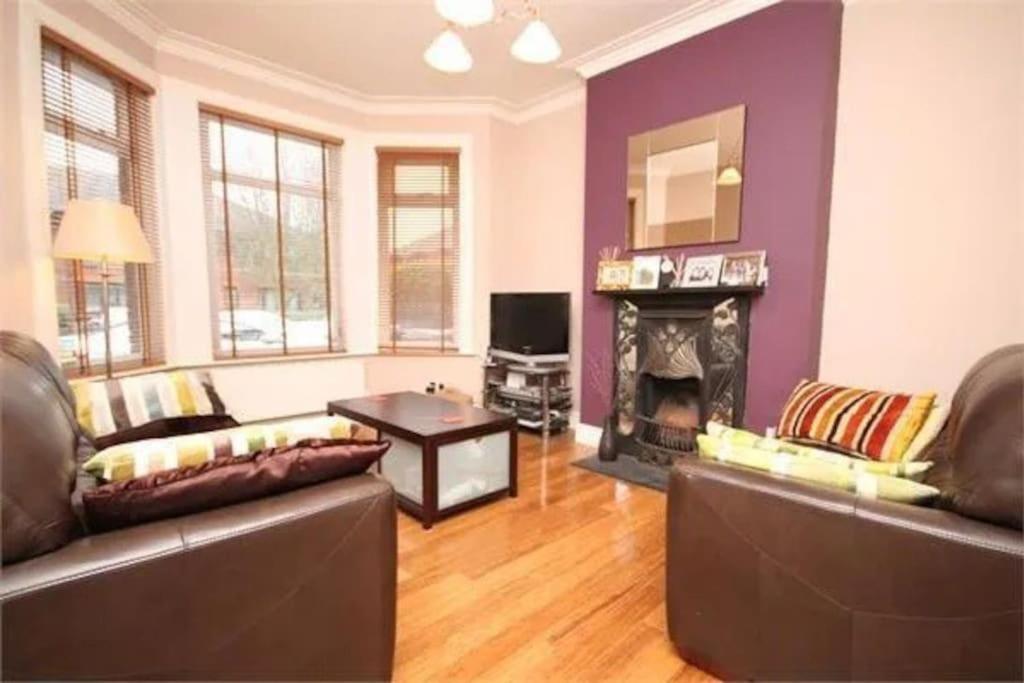 Ground Floor 3 Bedroom Flat *