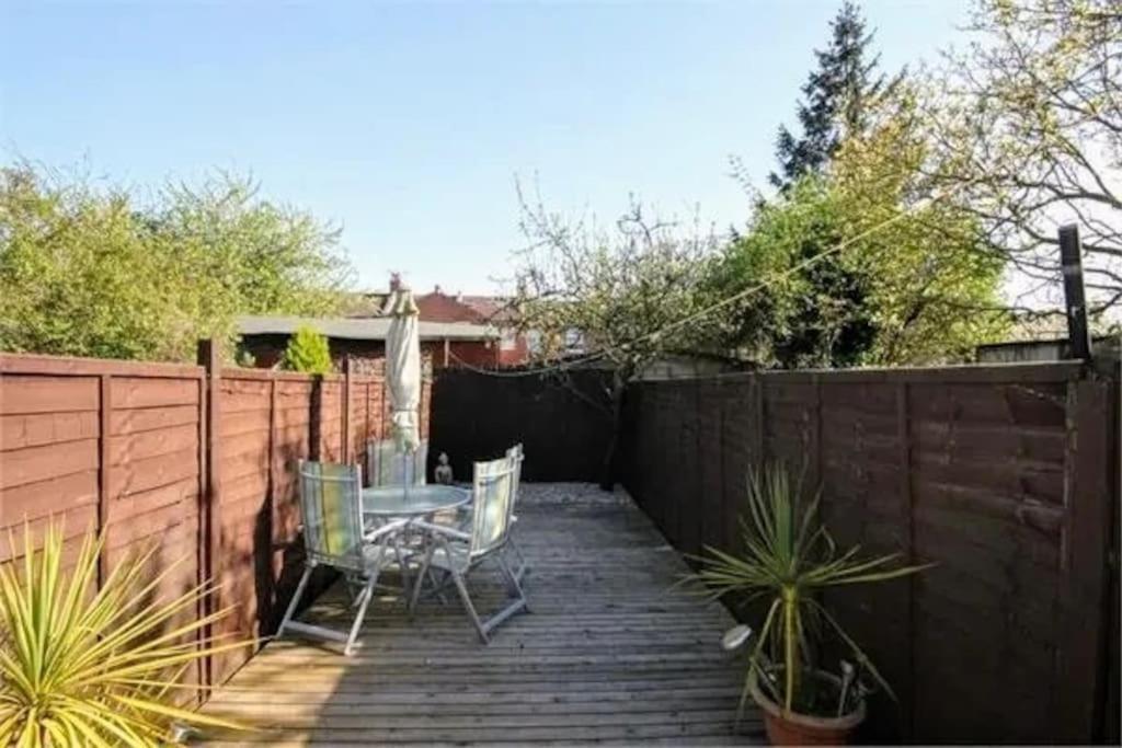 Appartamento Ground Floor 3 Bedroom Flat Londra
